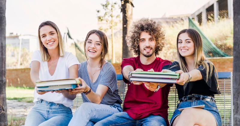 Cursos gratuitos en España jovenes