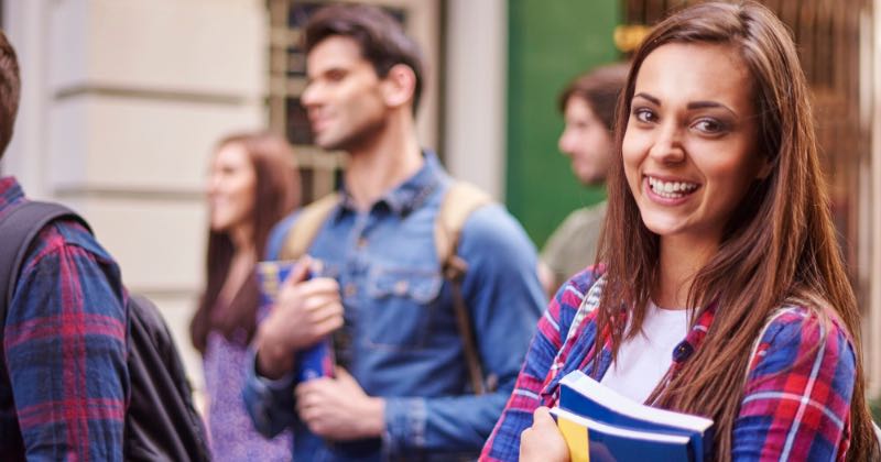 Cursos gratuitos en España jovenes