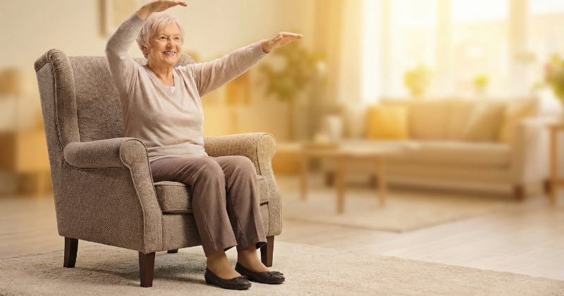 El secreto de los 80 años: el movimiento en silla que puede ser más efectivo que caminar