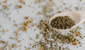 El tónico casero que puede aliviar artritis, dolor articular y hinchazón: receta tradicional y cómo funciona