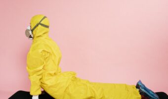 Errores comunes que afectan el equilibrio en la tercera edad y cómo evitarlos